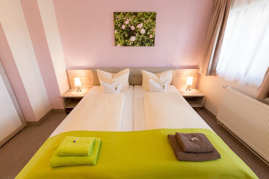 Kraeuterhotel Garni Zur Klostergrotte Nohra  Exteriör bild
