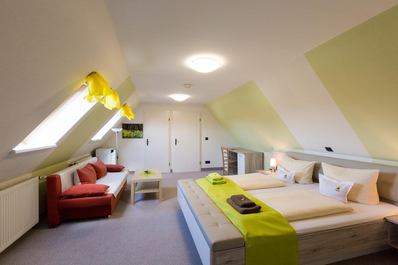 Kraeuterhotel Garni Zur Klostergrotte Nohra  Exteriör bild